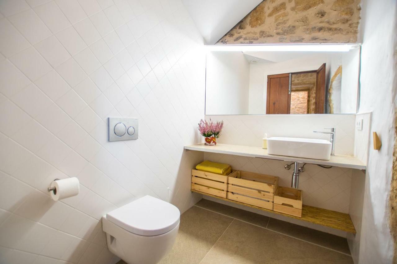 Roja, Design Townhouse In