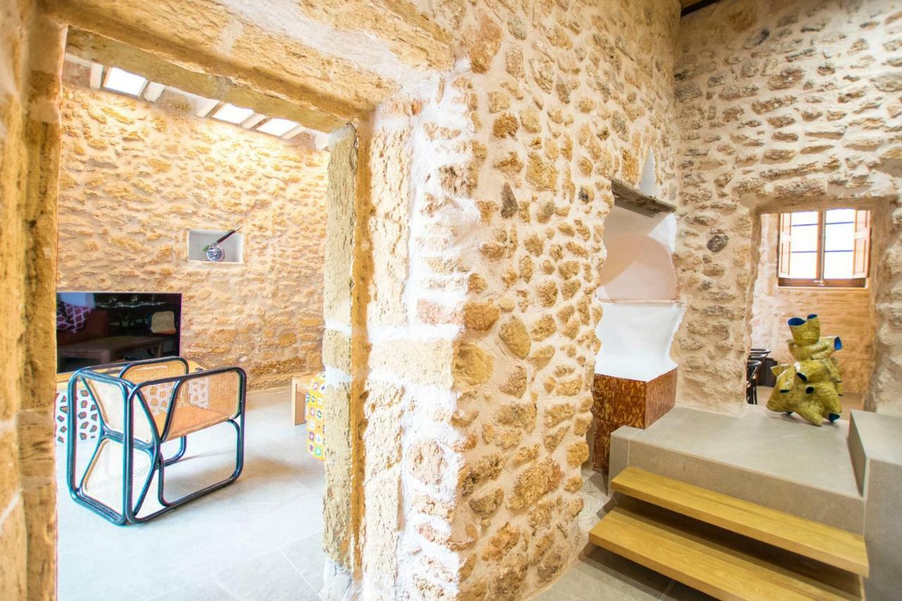 Roja, Design Townhouse In *