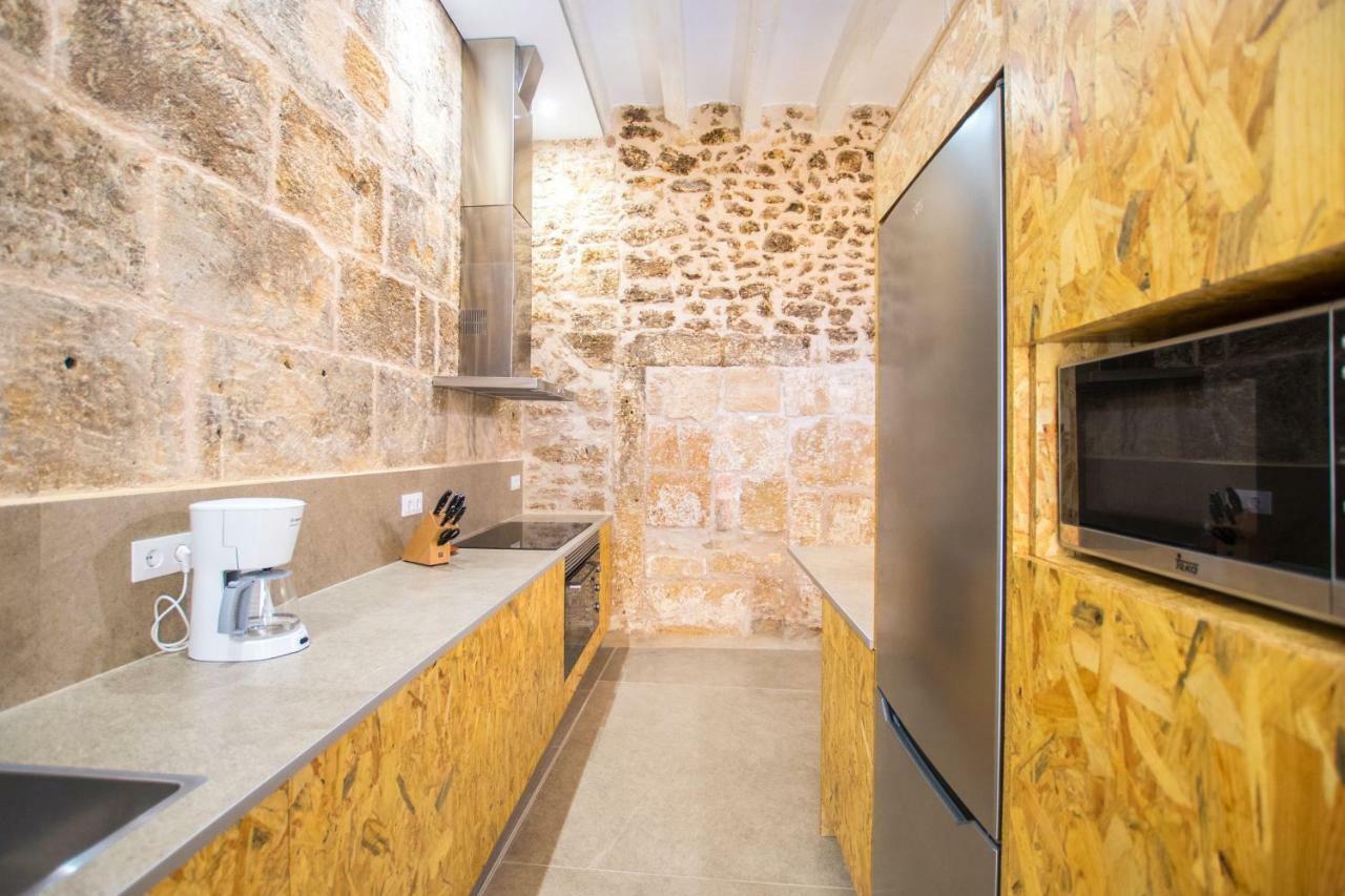 Roja, Design Townhouse In